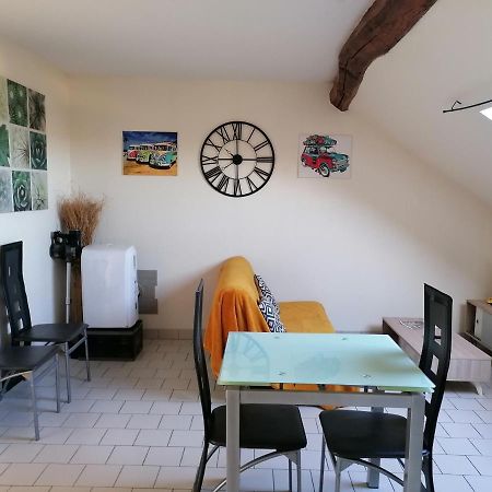 Appartement Climatise Avec Parking Prive A Doue La Fontaine Exterior foto