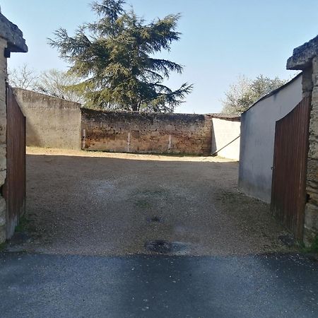 Appartement Climatise Avec Parking Prive A Doue La Fontaine Exterior foto