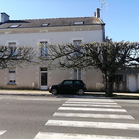 Appartement Climatise Avec Parking Prive A Doue La Fontaine Exterior foto