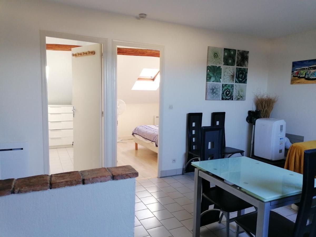 Appartement Climatise Avec Parking Prive A Doue La Fontaine Exterior foto
