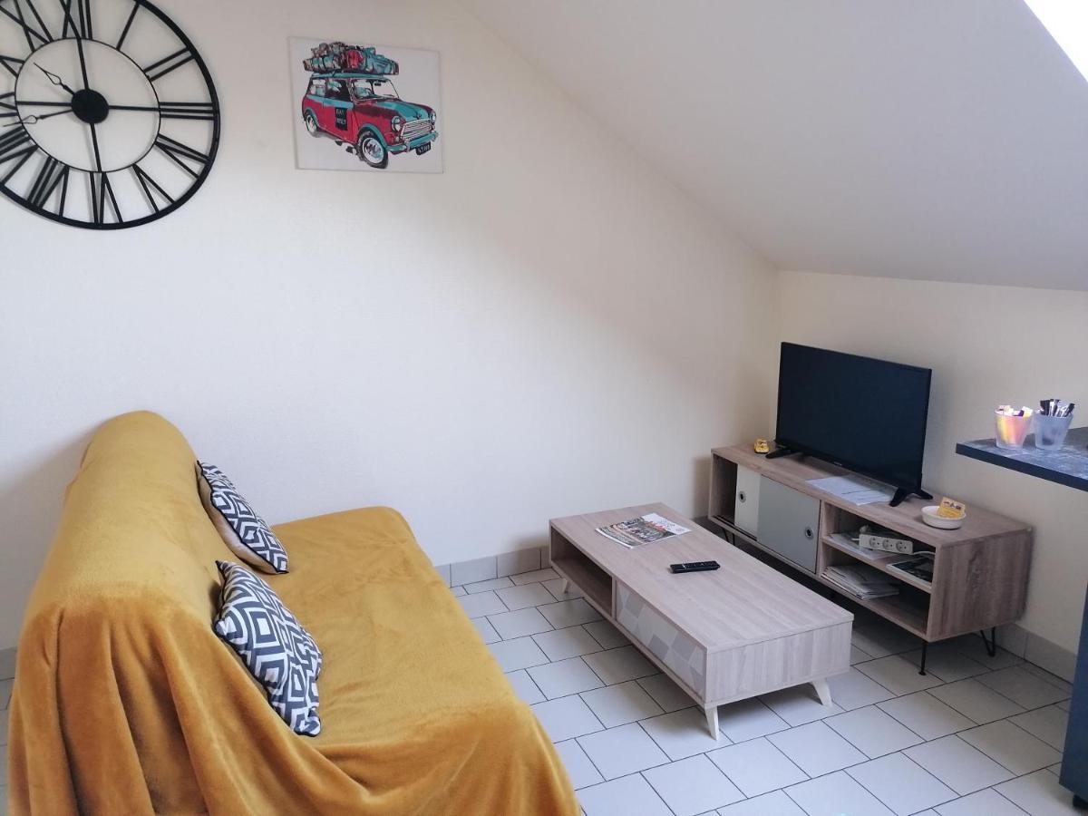 Appartement Climatise Avec Parking Prive A Doue La Fontaine Exterior foto