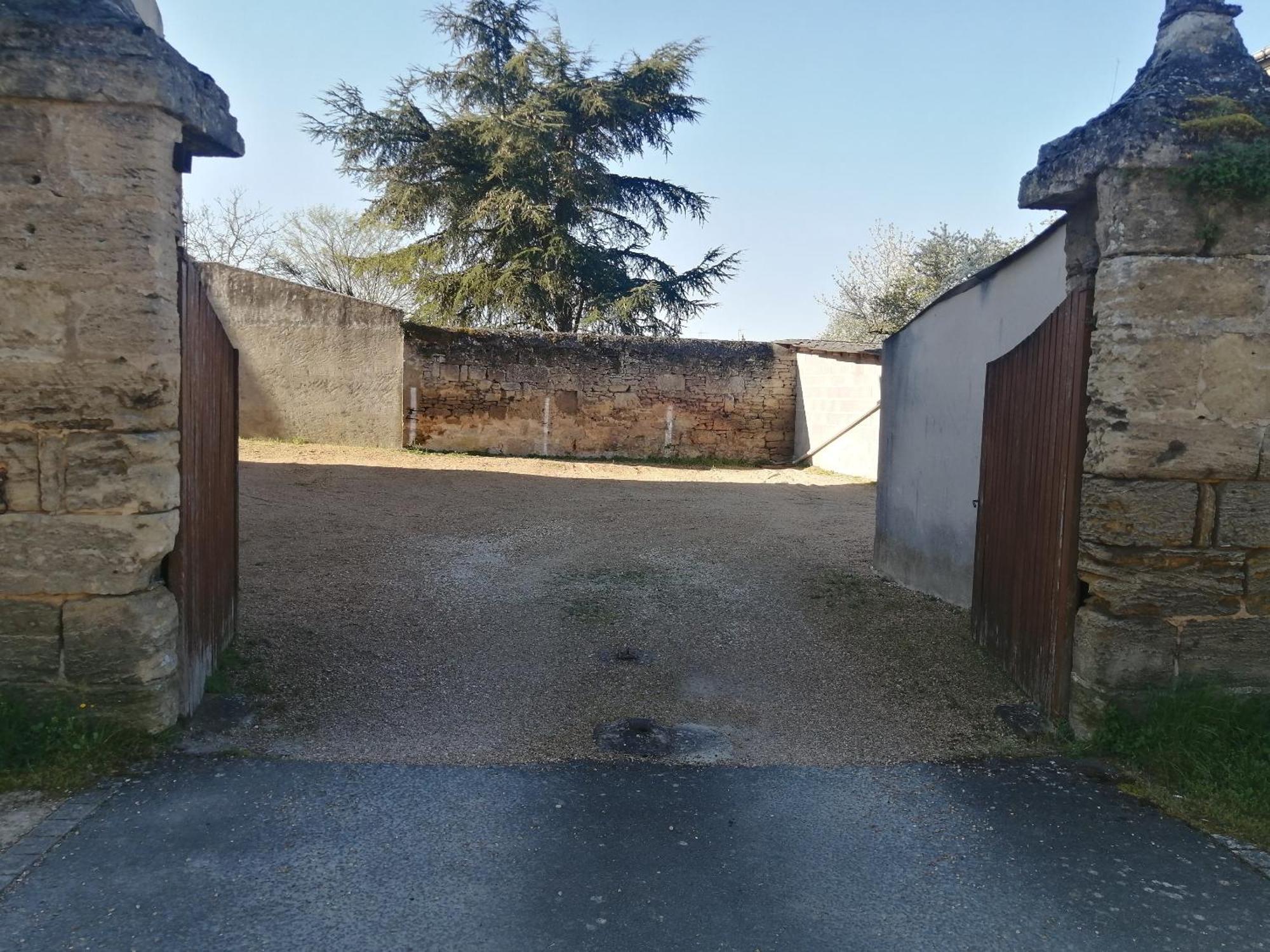 Appartement Climatise Avec Parking Prive A Doue La Fontaine Exterior foto